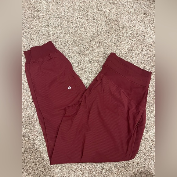 12L10. Lululemon Dance Studio Mid-Rise Jogger *Red Merlot - Picture 5 of 7